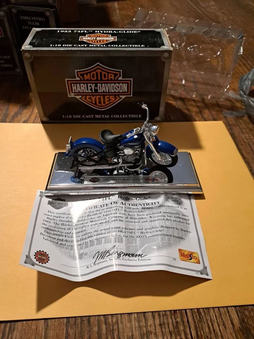 Vintage 2002 Harley Davidson Maisto Avon '53 74FL Hydra Glide Diecast Motorcycle